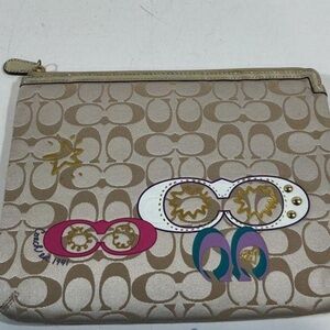 Women’s Coach Daisy Poppy Appliqué Signature Graphic Tablet Sleeve